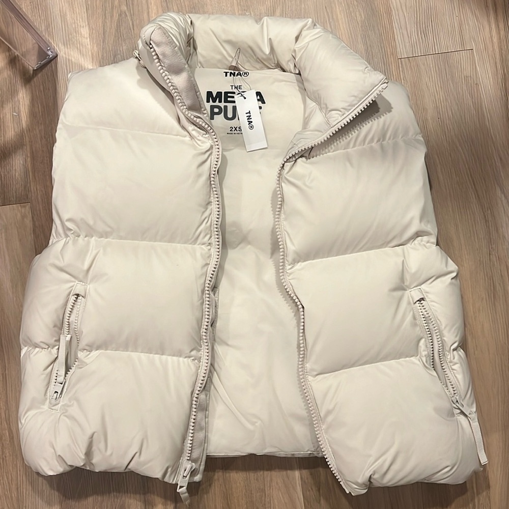 Aritzia mega puff vest